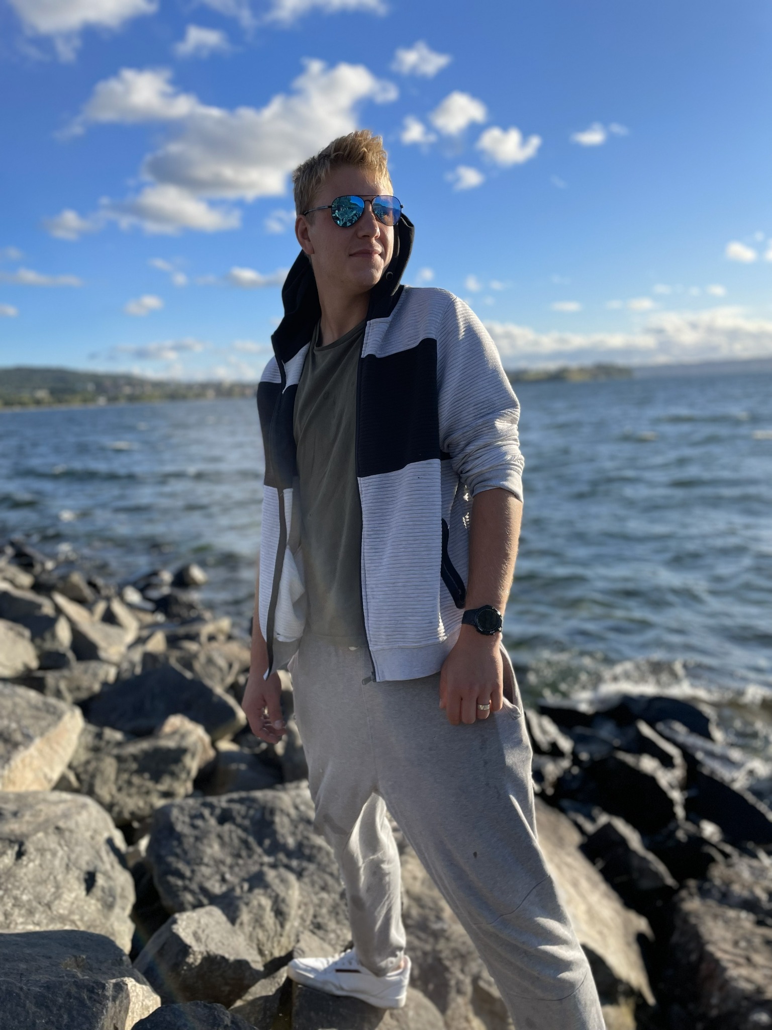 Joshua Kalettka am Wasser